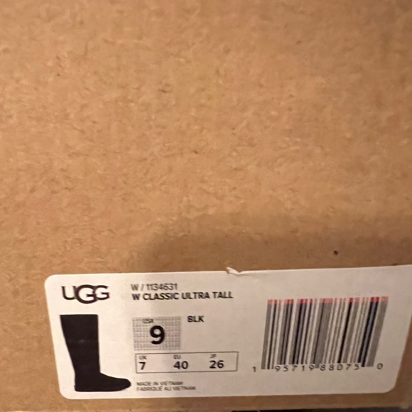UGG Classic Ultra tall boot - Picture 5 of 10